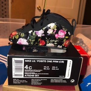 Infants size 4c nike lil’ posite